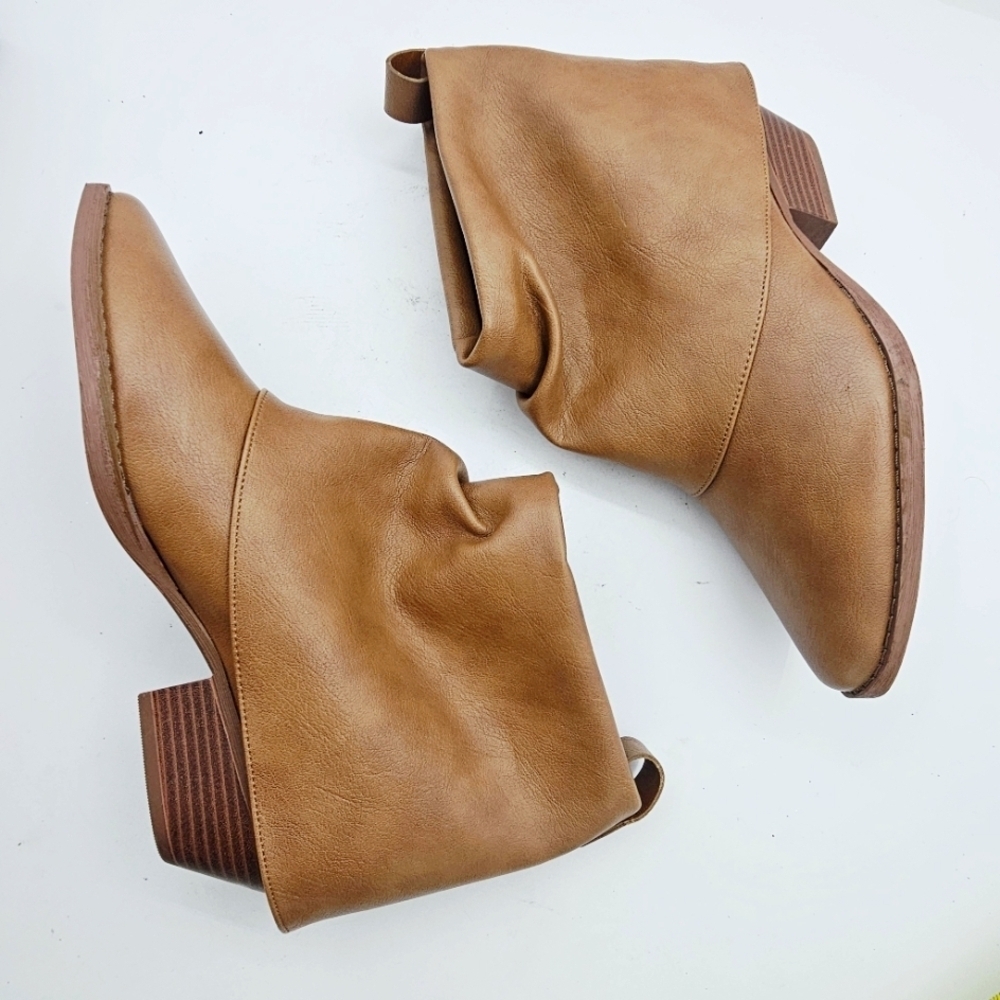 Zodiac Malina Foldover Cuff Western Booties Cognac Size 9